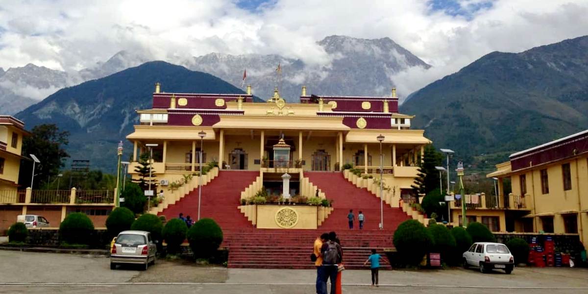 Chandigarh to Dharamshala Delight