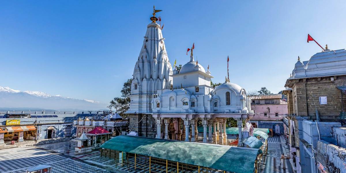 Chandigarh to Dharamshala Delight