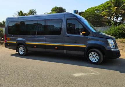 Urbania 17 Seater